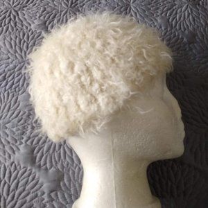 vintage 90s fuzzy knit white beanie NWOT